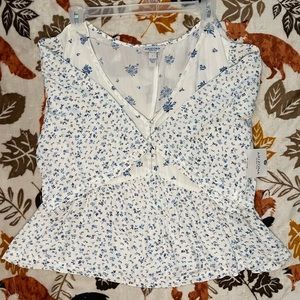 Arizona Jean Co. White and Blue Floral Blouse {Size‎ Large}